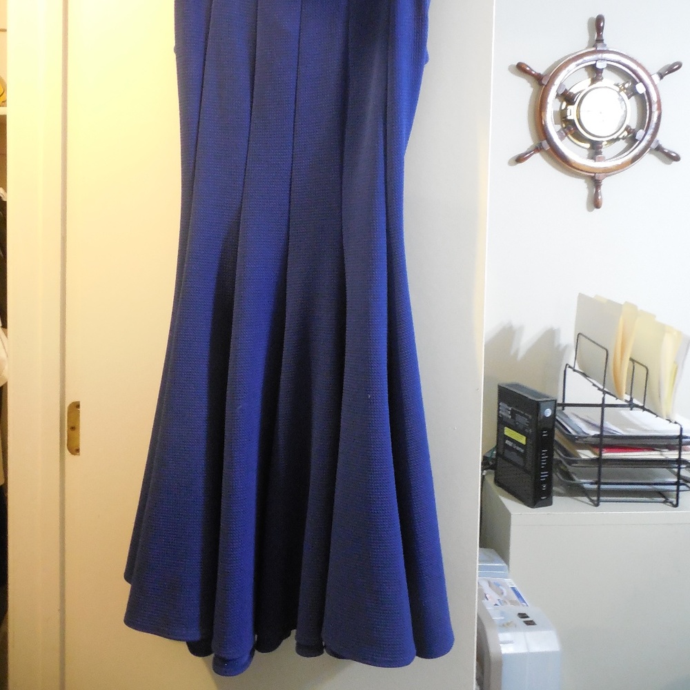 Navy Blue Sleeveless Dress - Picture 3 of 4